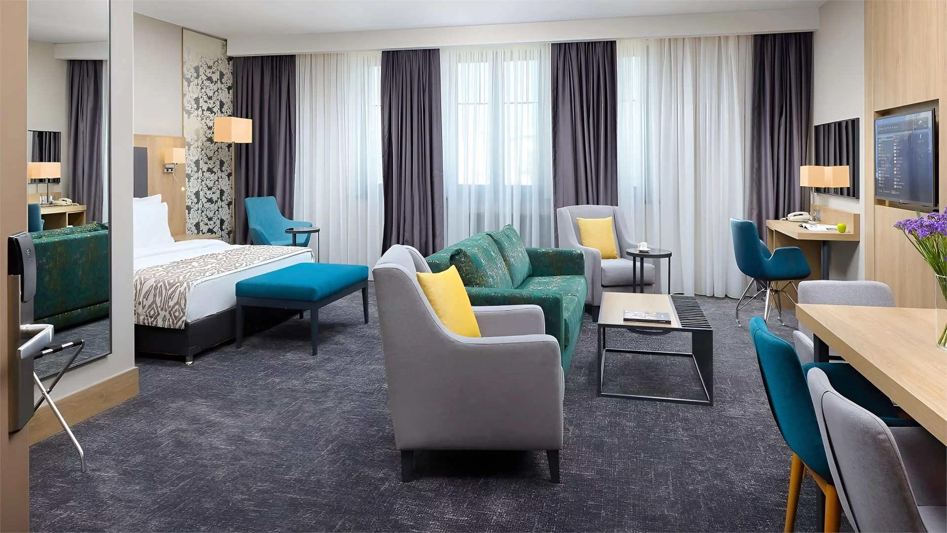 Общий вид отеля Mercure Нижний Новгород Центр